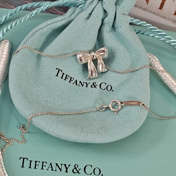 🎀Tiffany & Co. Ribbon Bow Sterling Silver 925 Vintage Pendant Necklace💝 - Picture 1 of 16